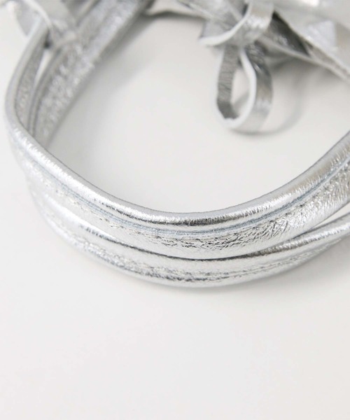 Gready Brilliant（グレディブリリアン）の「スタッズレザーメタリック（ショルダーバッグ・レディース・シルバー・FREE）」の18枚目の写真