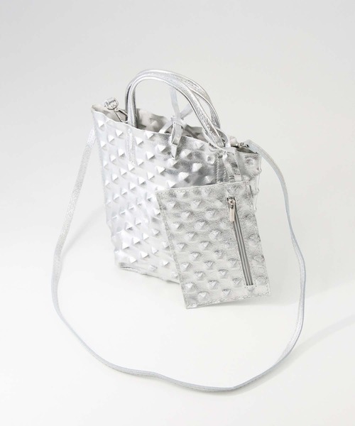 Gready Brilliant（グレディブリリアン）の「スタッズレザーメタリック（ショルダーバッグ・レディース・シルバー・FREE）」の14枚目の写真