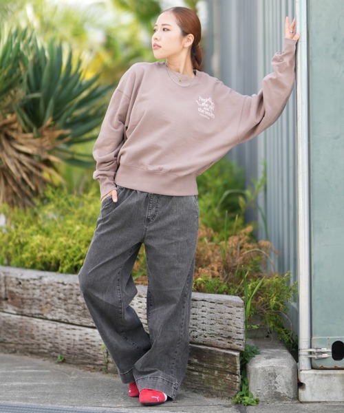 ムラサキスポーツ(ムラサキスポーツ)の「RIKKA FEMME/リッカファム スウェット ワンポイント刺繍 クルーネックトレーナー RF25FW16(スウェット・レディース・ヘザーグレー/モカ・FREE)」の11枚目の写真