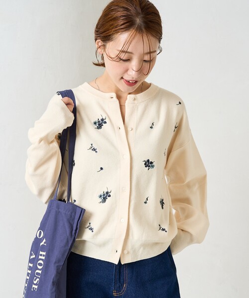 FREAK'S STORE(フリークスストア)の「限定展開 フラワー 刺繍 クルーネック ニット カーディガン(カーディガン/ボレロ・レディース・チャコールグレー/ナチュラル/ブラック/ブラウン・フリ-)」の15枚目の写真