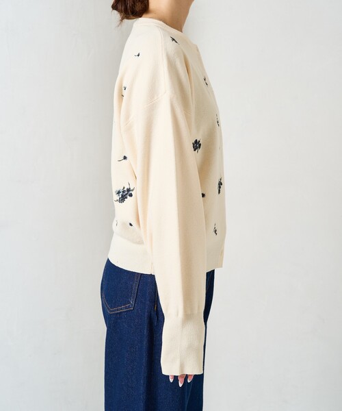 FREAK'S STORE(フリークスストア)の「限定展開 フラワー 刺繍 クルーネック ニット カーディガン(カーディガン/ボレロ・レディース・チャコールグレー/ナチュラル/ブラック/ブラウン・フリ-)」の17枚目の写真