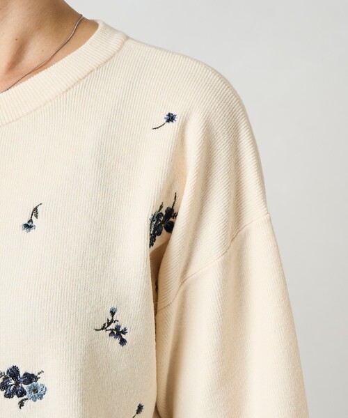 限定展開 フラワー 刺繍 クルーネック ニット カーディガン