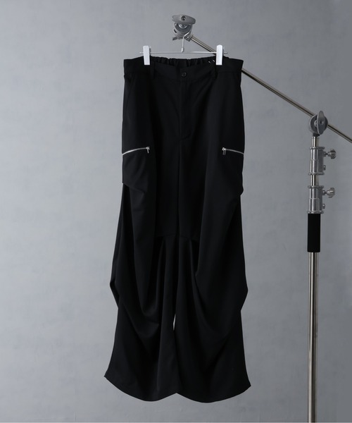 welise（ウェライズ）の「welise×犬飼京 -ephemeral- グレイスフルヘビーTR 3Dタックワイドフレアスラックス（スラックス・メンズ・グレー/チャコールグレー/ブラック・S/M/L）」の4枚目の写真