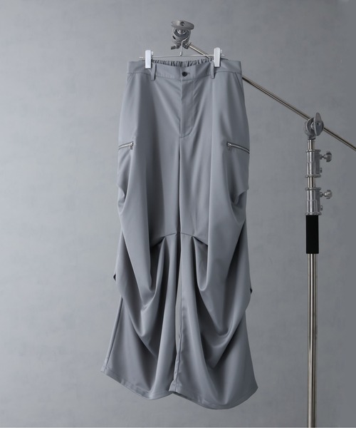 welise（ウェライズ）の「welise×犬飼京 -ephemeral- グレイスフルヘビーTR 3Dタックワイドフレアスラックス（スラックス・メンズ・グレー/チャコールグレー/ブラック・S/M/L）」の9枚目の写真