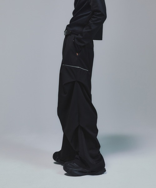 welise（ウェライズ）の「welise×犬飼京 -ephemeral- グレイスフルヘビーTR 3Dタックワイドフレアスラックス（スラックス・メンズ・グレー/チャコールグレー/ブラック・S/M/L）」の5枚目の写真