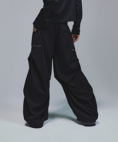 welise（ウェライズ）の「welise×犬飼京 -ephemeral- グレイスフルヘビーTR 3Dタックワイドフレアスラックス（スラックス・メンズ・グレー/チャコールグレー/ブラック・S/M/L）」の6枚目の写真