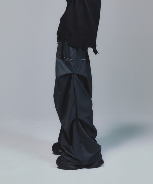 welise（ウェライズ）の「welise×犬飼京 -ephemeral- グレイスフルヘビーTR 3Dタックワイドフレアスラックス（スラックス・メンズ・グレー/チャコールグレー/ブラック・S/M/L）」の17枚目の写真