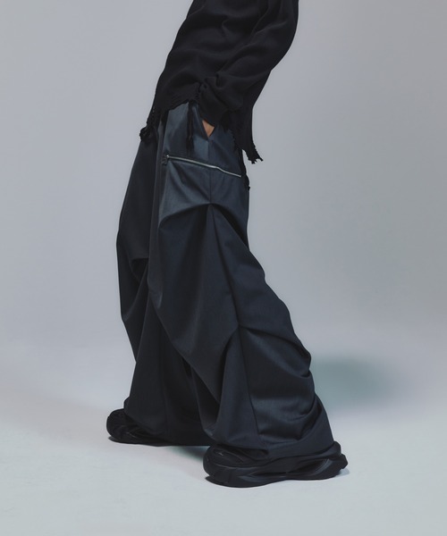 welise（ウェライズ）の「welise×犬飼京 -ephemeral- グレイスフルヘビーTR 3Dタックワイドフレアスラックス（スラックス・メンズ・グレー/チャコールグレー/ブラック・S/M/L）」の16枚目の写真