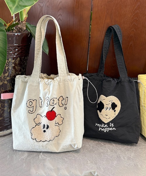 gossip!ロサンゼルス(ゴシップロサンゼルス)の「Y2K ハート刺繍ブラックトートバッグ トートバッグ プールバッグ 水着OK(ショルダーバッグ・レディース・レッド/イエロー/ブラック/オフホワイト/グレー・FREE)」の21枚目の写真