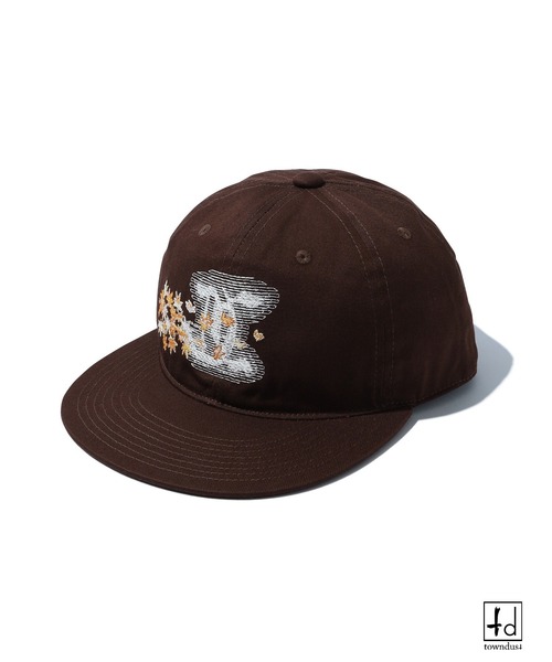 XLARGE（エクストララージ）の「XLARGE×towndust X LOGO CAP（キャップ・メンズ・ブラック/ネイビー/ブラウン・ONE SIZE）」の2枚目の写真