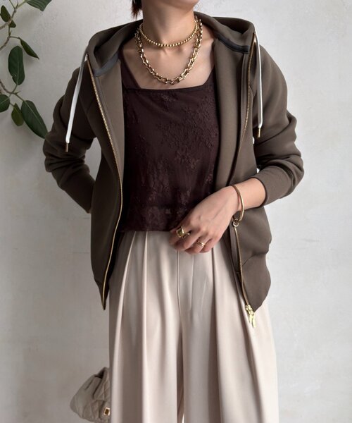 プラムダンボールジップフーディー