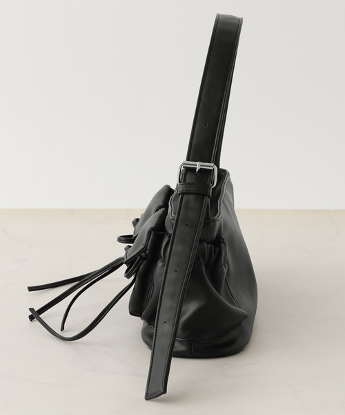RAGEBLUE（レイジブルー）の「レザーリボンミニショルダーバッグ（ショルダーバッグ・レディース・ブラック・FREE）」の4枚目の写真