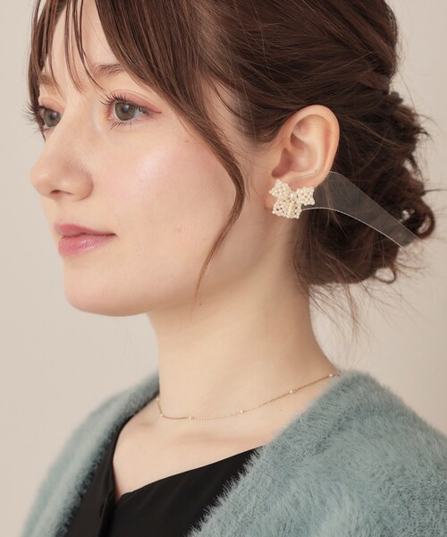 couture brooch（クチュールブローチ）の「パール調リボンモチーフピアス（ピアス（両耳用）・レディース・ゴールド・00）」の2枚目の写真