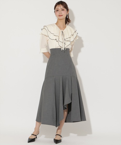 AND COUTURE（アンドクチュール）の「ラッフルハーフスリーブブラウス（シャツ/ブラウス・レディース・ブラック/アイボリー/ダークブルー・FREE）」の15枚目の写真