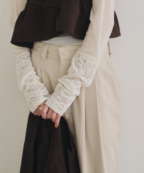 Unitage（ユニテージ）の「ベロアレース切り替えシアートップス（Tシャツ/カットソー・レディース・アイボリー/ブラック・FREE）」の17枚目の写真