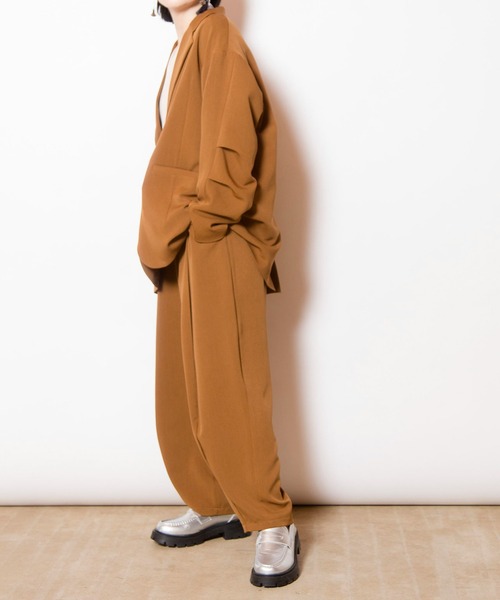 OSMOSIS（オズモーシス）の「タックスリーブテーラードジャケット（テーラードジャケット・レディース・グレー/ブラック/キャメル・ONE SIZE）」の7枚目の写真