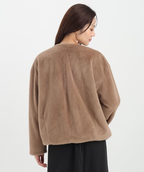 Andemiu（アンデミュウ）の「ノーカラーFファーブルゾン498686（ブルゾン・レディース・グレー/ブラウン/グレイッシュベージュ・FREE）」の18枚目の写真