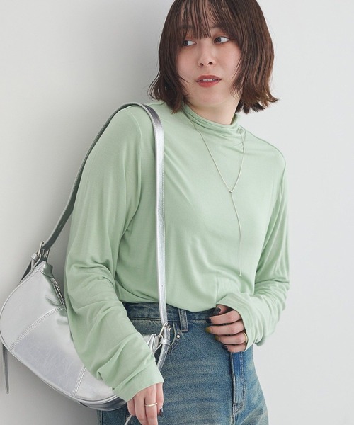 earth music&ecology（アースミュージックアンドエコロジー）の「【吸湿発熱】あったかフェミニンインナー（シアーハイネック）（Tシャツ/カットソー・レディース・オフホワイト/ライトイエロー/ブラック/ブラウン系その他4/ピンク/ライトグリーン/ドット・S/M）」の4枚目の写真