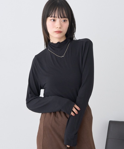 earth music&ecology（アースミュージックアンドエコロジー）の「【吸湿発熱】あったかフェミニンインナー（シアーハイネック）（Tシャツ/カットソー・レディース・オフホワイト/ライトイエロー/ブラック/ブラウン系その他4/ピンク/ライトグリーン/ドット・S/M）」の2枚目の写真