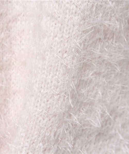 one after another NICE CLAUP（ワンアフターアナザーナイスクラップ）の「★【ナイスクラップ】フェザーＶネックプルオーバー（ニット/セーター・レディース・オフホワイト/ピンク/グレー/ブラック・FREE）」の10枚目の写真