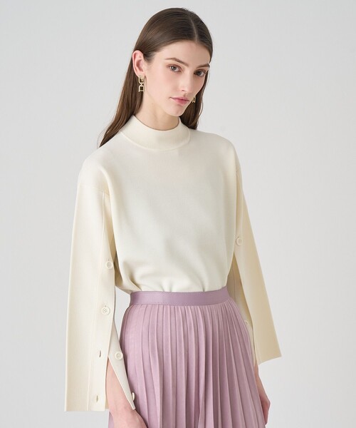 ANAYI(アナイ)の「メリノウール釦スリーブ プルオーバー(ニット/セーター・レディース・ホワイト系その他/オフホワイト/ネイビー・38/36)」の1枚目の写真