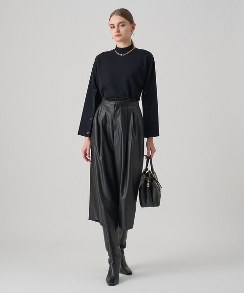 ANAYI(アナイ)の「メリノウール釦スリーブ プルオーバー(ニット/セーター・レディース・ホワイト系その他/オフホワイト/ネイビー・38/36)」の22枚目の写真