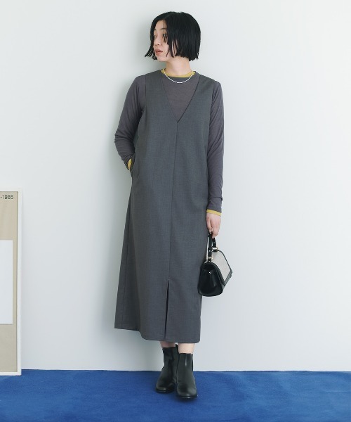 THREE FIFTY STANDARD(スリーフィフティースタンダード)の「THREE FIFTY STANDARD ウールライクなVネックジャンパースカート〈杢グレー〉(ジャンパースカート・レディース・杢グレー・M/L/LL)」の1枚目の写真