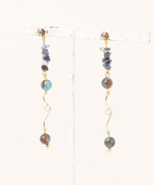 tone（トーン）の「【Astyle】ターコイズ×ソーダライトピアス(MA)（ピアス（両耳用）・レディース・ゴールド・FREE）」の5枚目の写真