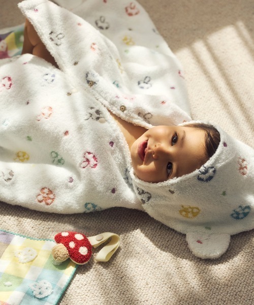 Hoppetta（ホッペッタ）の「【Hoppetta(ホッペッタ)】バスポンチョ＆チャームハンカチ シャンピニオン ギフトセット（ベビーギフト・キッズ・マルチ・ONE SIZE）」の4枚目の写真