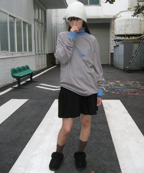 RONRON(ロンロン)の「ALPHABET SKETCH CAT RINGER LONG SLEEVE CHARCOAL BLUE(Tシャツ/カットソー・レディース・その他・FREE)」の5枚目の写真