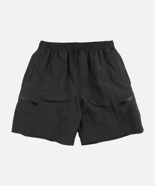 FRIZMWORKS(フリズムワークス)の「NYLON UTILITY POCKET SHORTS _ CHARCOAL(その他パンツ・メンズ・その他・LARGE/X-LARGE/SMALL/MEDIUM)」の1枚目の写真