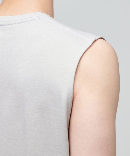 MUSINSA STANDARD（ムシンサスタンダード）の「レイヤードスリーブレストップ_通常丈 [マッシュルーム]（Tシャツ/カットソー・メンズ・その他・LARGE/SMALL/MEDIUM）」の4枚目の写真