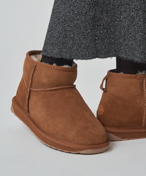 EMU Australia(エミューオーストラリア)の「【EMU Australia】Double-Face Sheep-Skin Boots W10937(ブーツ・レディース・ベージュ/ブラック・22cm/23cm/24cm/25/26cm)」の6枚目の写真