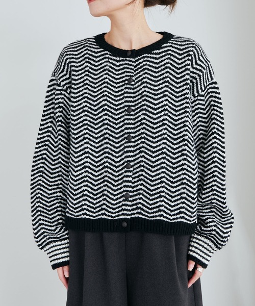 PUAL CE CIN（ピュアルセシン）の「ヘリンボーン編みニットカーディガン（カーディガン/ボレロ・レディース・ブラック系・FREE）」の9枚目の写真