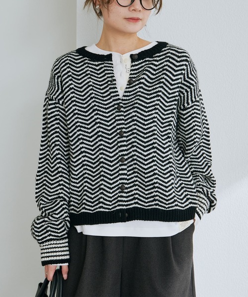 PUAL CE CIN（ピュアルセシン）の「ヘリンボーン編みニットカーディガン（カーディガン/ボレロ・レディース・ブラック系・FREE）」の3枚目の写真