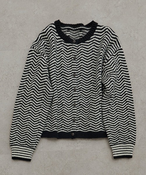 PUAL CE CIN（ピュアルセシン）の「ヘリンボーン編みニットカーディガン（カーディガン/ボレロ・レディース・ブラック系・FREE）」の2枚目の写真