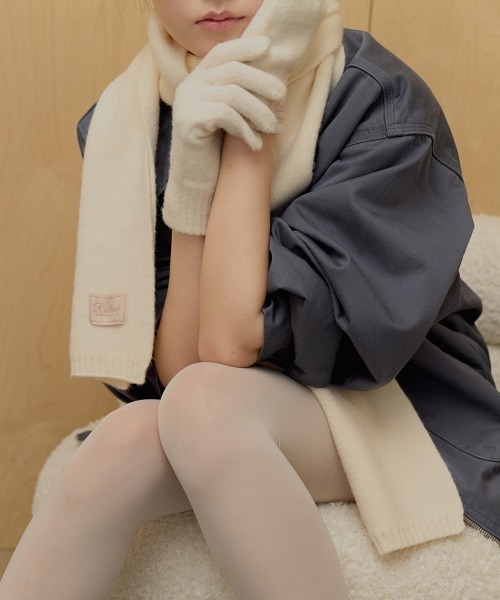 ROCKFISH WEATHERWEAR（ロックフィッシュウェザーウェア）の「FLUFFY SCARF & GLOVES SET（手袋・レディース・クリーム/ライトグレー/ピンク・FREE）」の7枚目の写真