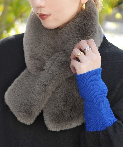 reca(レカ)の「差し込みフェイクファーマフラー(マフラー・レディース・チャコール/ベージュ/ブラウン・ONE SIZE)」の7枚目の写真