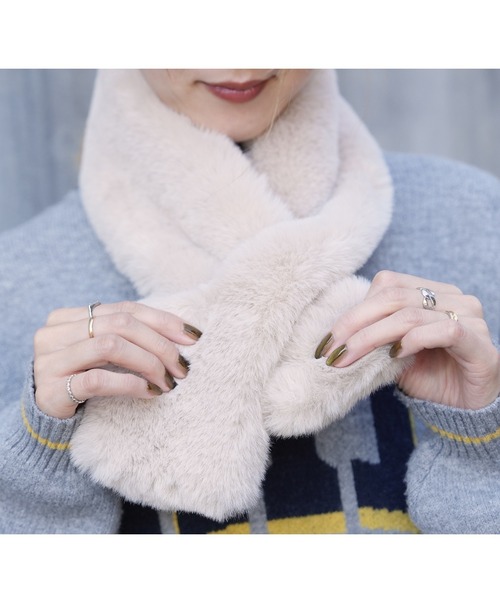 reca(レカ)の「差し込みフェイクファーマフラー(マフラー・レディース・チャコール/ベージュ/ブラウン・ONE SIZE)」の16枚目の写真