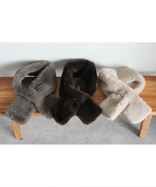 reca(レカ)の「差し込みフェイクファーマフラー(マフラー・レディース・チャコール/ベージュ/ブラウン・ONE SIZE)」の17枚目の写真