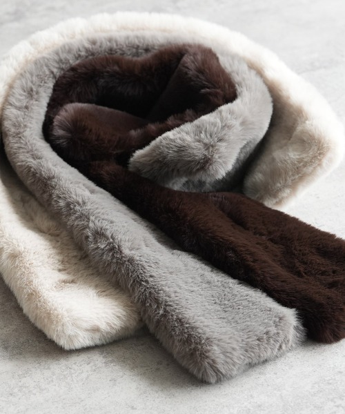 reca(レカ)の「差し込みフェイクファーマフラー(マフラー・レディース・チャコール/ベージュ/ブラウン・ONE SIZE)」の19枚目の写真