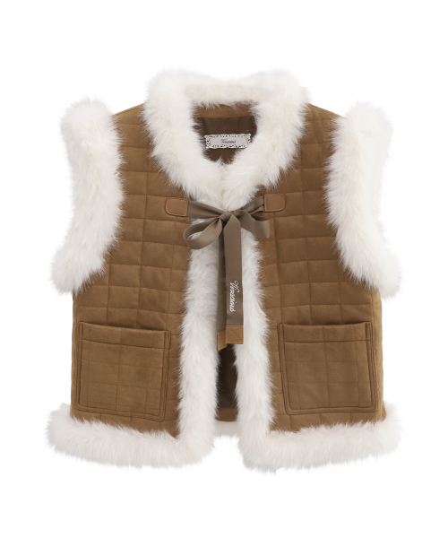Vivacious(ビバシャス)の「Fur Trim Quilted Vest BLACK(ベスト・レディース・ブラック・FREE)」の4枚目の写真
