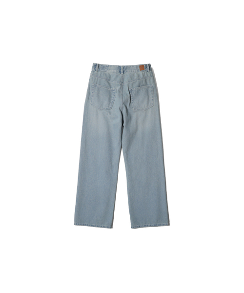 HORLISUN（ホーリーサン）の「Corrigin One Tuck Denim Pants Light Blue（デニムパンツ・レディース・その他・SMALL/MEDIUM/LARGE）」の2枚目の写真