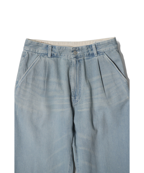 HORLISUN（ホーリーサン）の「Corrigin One Tuck Denim Pants Light Blue（デニムパンツ・レディース・その他・SMALL/MEDIUM/LARGE）」の3枚目の写真