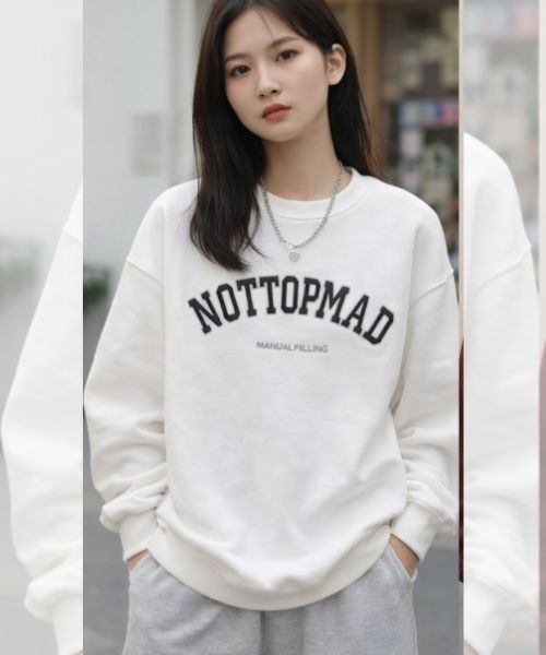 I.O.E(アイオイ)の「韓国スタイルカレッジロゴスウェット(スウェット・レディース・ネイビー/ダークグレー/グレー/ホワイト/ブラック/ワイン・FREE)」の2枚目の写真