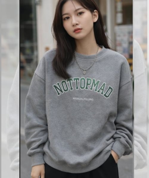 I.O.E(アイオイ)の「韓国スタイルカレッジロゴスウェット(スウェット・レディース・ネイビー/ダークグレー/グレー/ホワイト/ブラック/ワイン・FREE)」の4枚目の写真