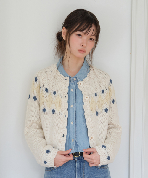 YUPPE(ヨッペ)の「DIAMOND JACQUARD CARDIGAN_IVORY(カーディガン/ボレロ・レディース・その他・ONE SIZE)」の3枚目の写真