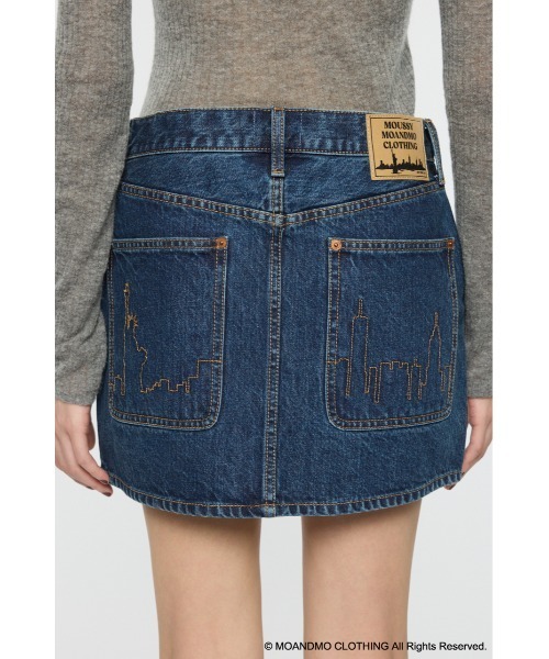 MOUSSY（マウジー）の「MOANDMO EMBROIDERY ミニスカート（デニムスカート・レディース・ダークブルー/ワンウォッシュ・1/2）」の9枚目の写真