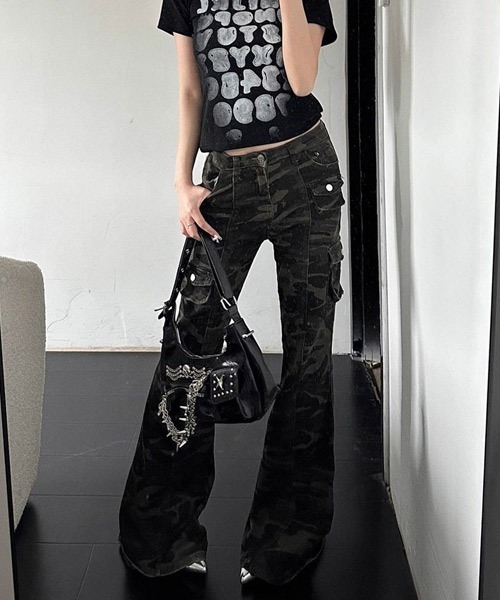 Ressaca(レサーカ)の「カモフラージュ柄フレアカーゴパンツ(カーゴパンツ・レディース・カモフラージュ・L/M)」の6枚目の写真