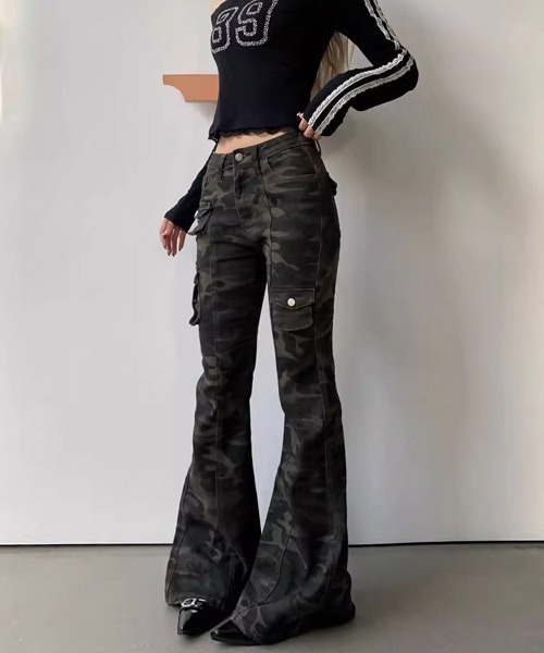 Ressaca(レサーカ)の「カモフラージュ柄フレアカーゴパンツ(カーゴパンツ・レディース・カモフラージュ・L/M)」の4枚目の写真